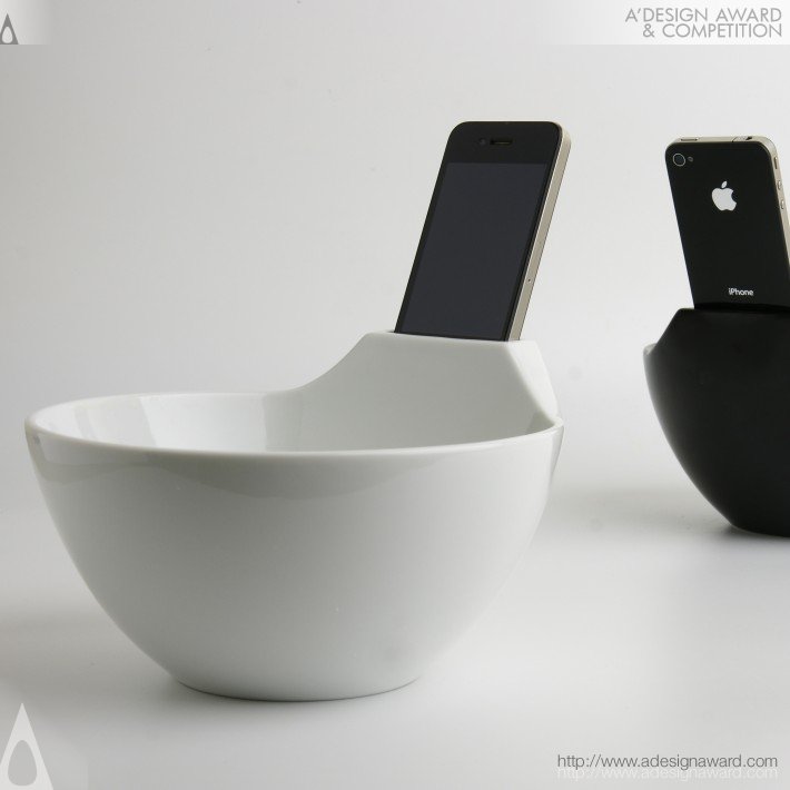 Anti-loneliness ramen bowl