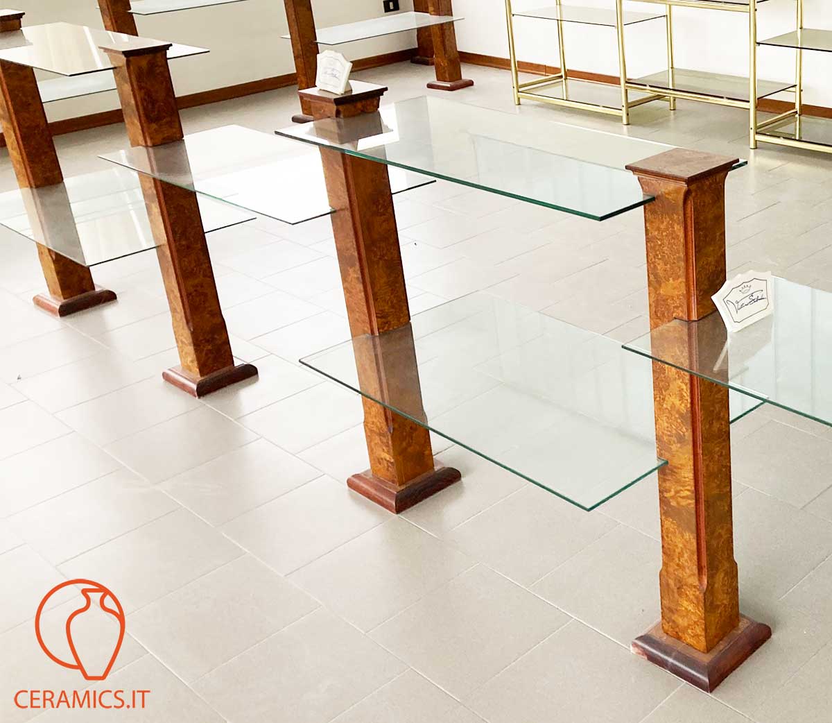 espositore-legno-vetro-1